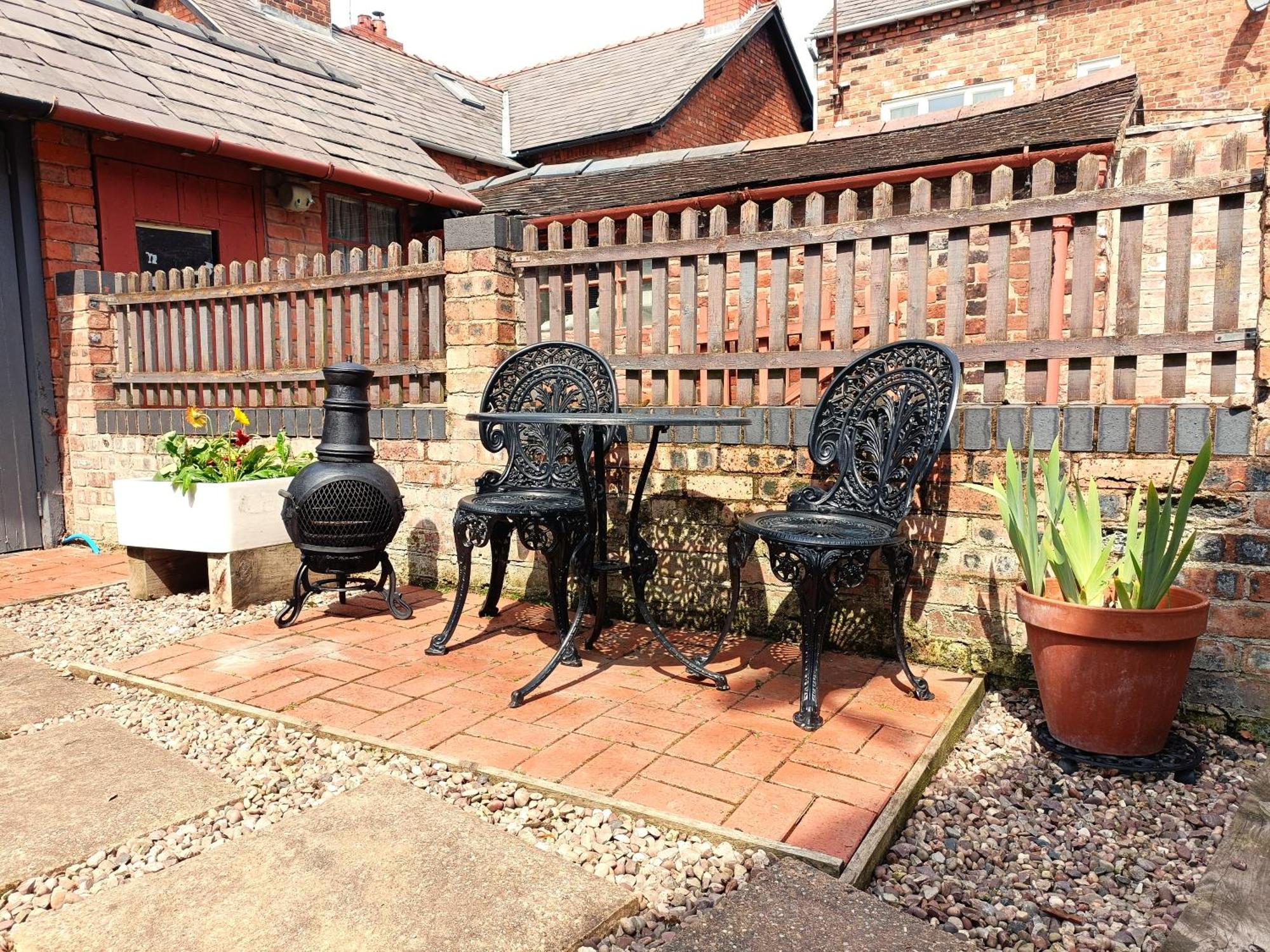 Charming Terrace Home In Whitchurch วิตเชิร์ช ภายนอก รูปภาพ