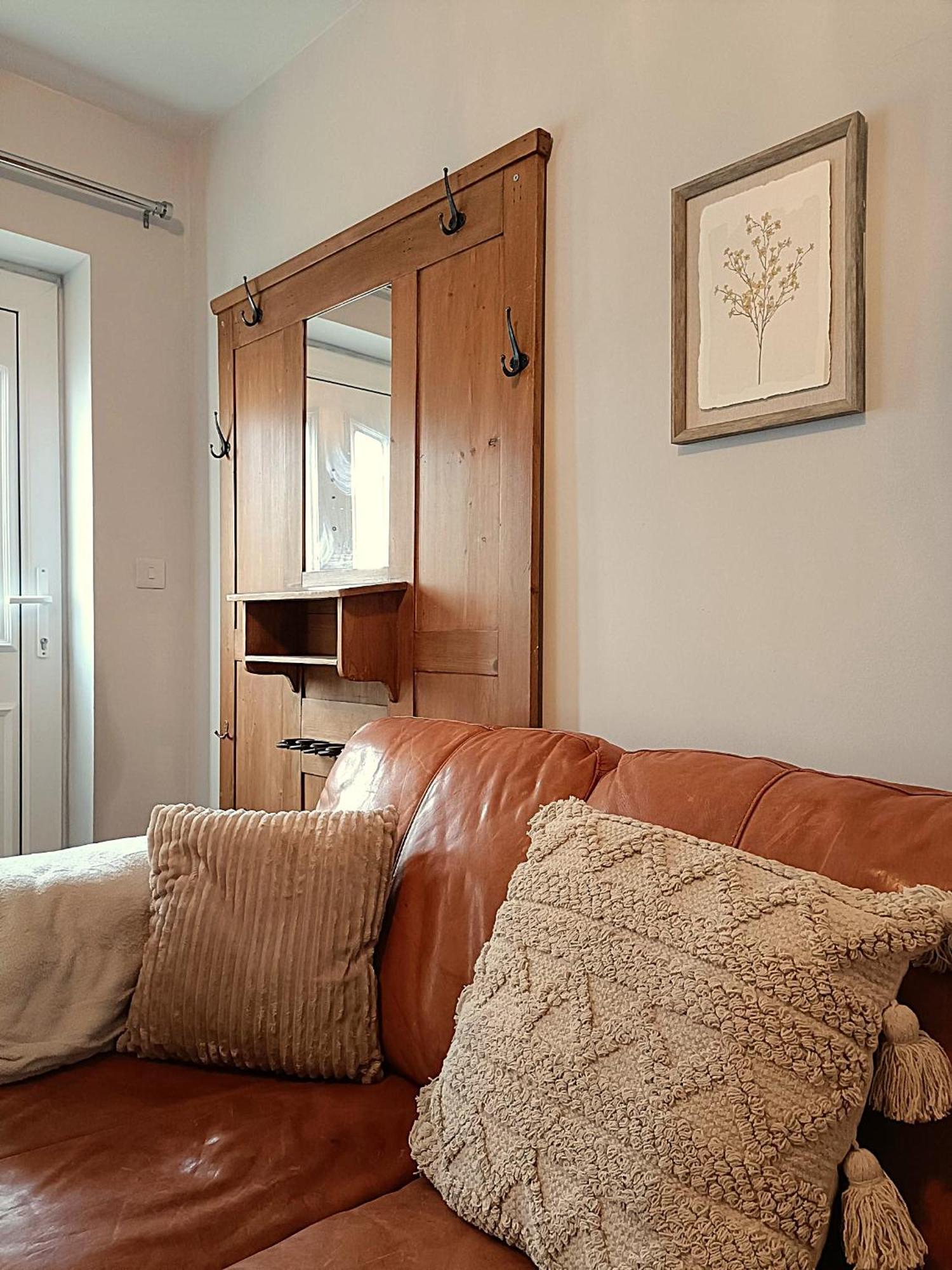 Charming Terrace Home In Whitchurch วิตเชิร์ช ภายนอก รูปภาพ